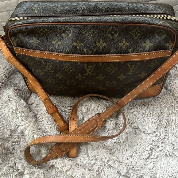 Louis Vuitton Trocadero 30 Crossbody bag - Picture 11 of 14